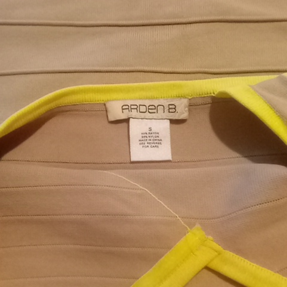 Clothes - Picture 4 of 4